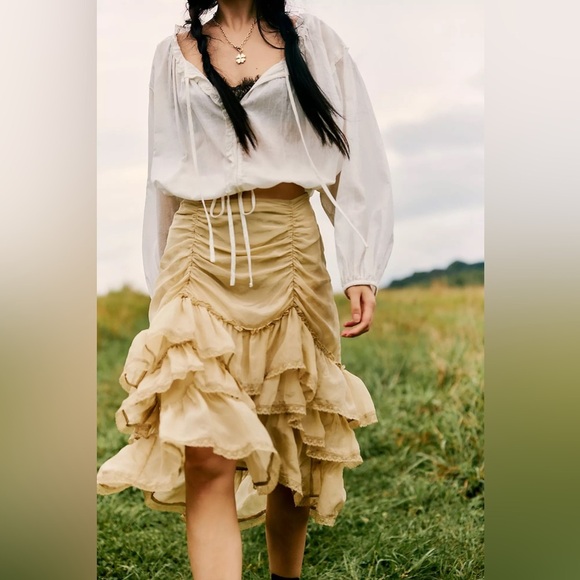 Free People Dresses & Skirts - Free people Calliope Ruffle Midi Skirt